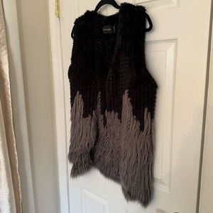 Dolce Cabo Faux Fur Vest. Ombre Black & Grey. Size Large.
